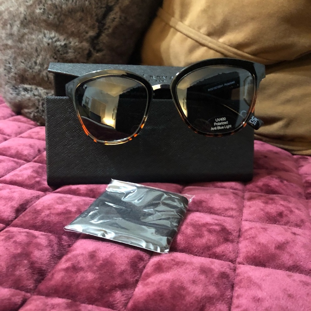 Prive Revaux The Jaclyn Stylish Black and Brown Sunglasses